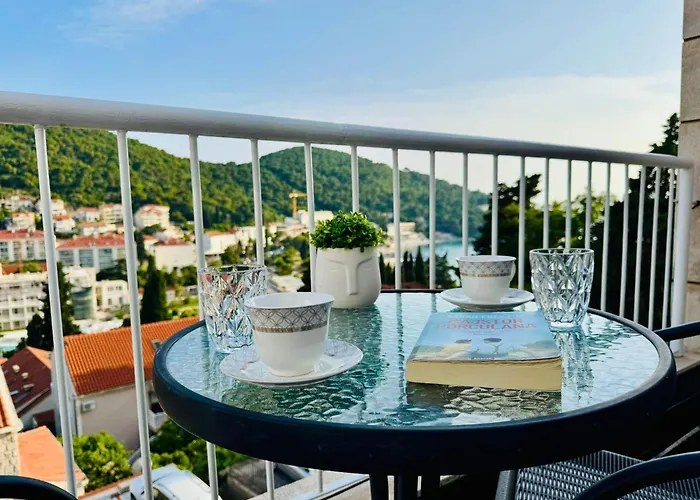 Kablar\'S Sunny Suites