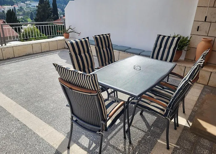 Kablar\'S Sunny Suites