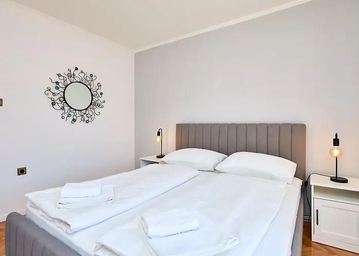 Kablar\'S Sunny Suites