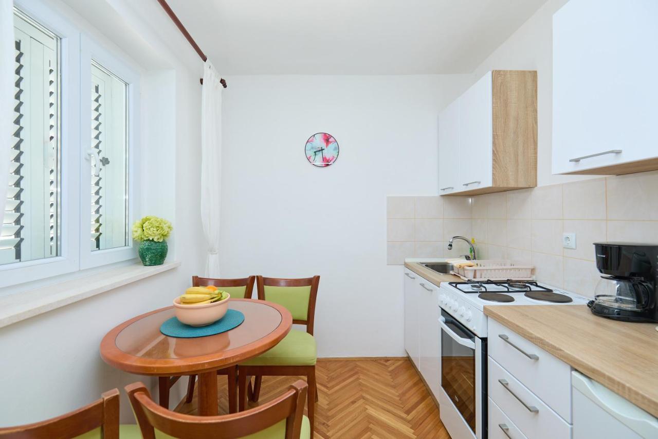 Kablar's Sunny Apartment *